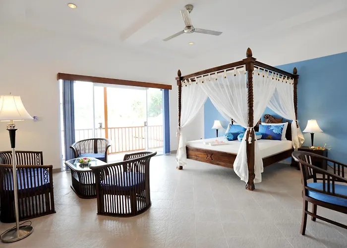 Aquarius Beach Hotel